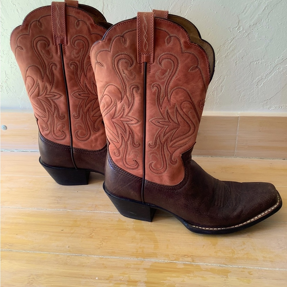 Ariat cowboy boots.